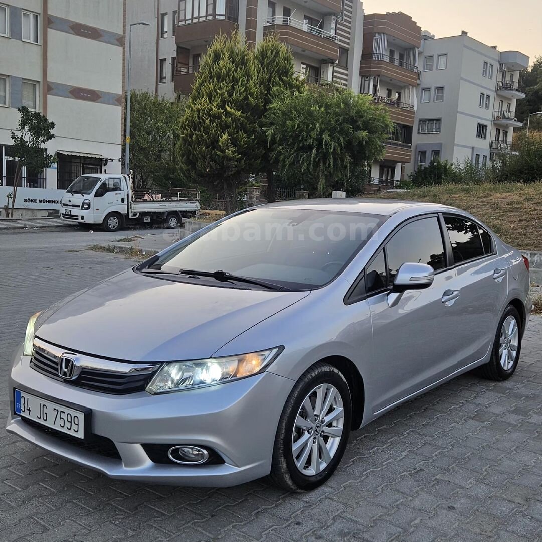Sahibinden Honda Civic 1.6i VTEC Dream 2012 Model Aydın 87.500 km Gri (Gümüş) 2