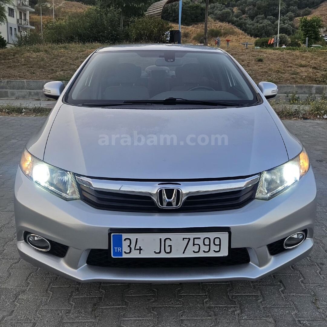 Sahibinden Honda Civic 1.6i VTEC Dream 2012 Model Aydın 87.500 km Gri (Gümüş) 5