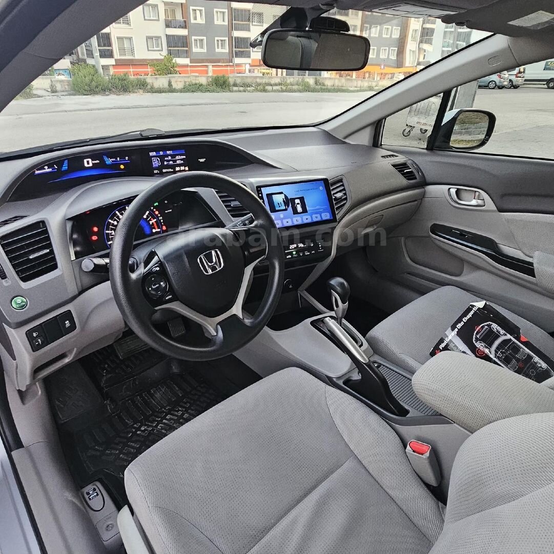 Sahibinden Honda Civic 1.6i VTEC Dream 2012 Model Aydın 87.500 km Gri (Gümüş) 7