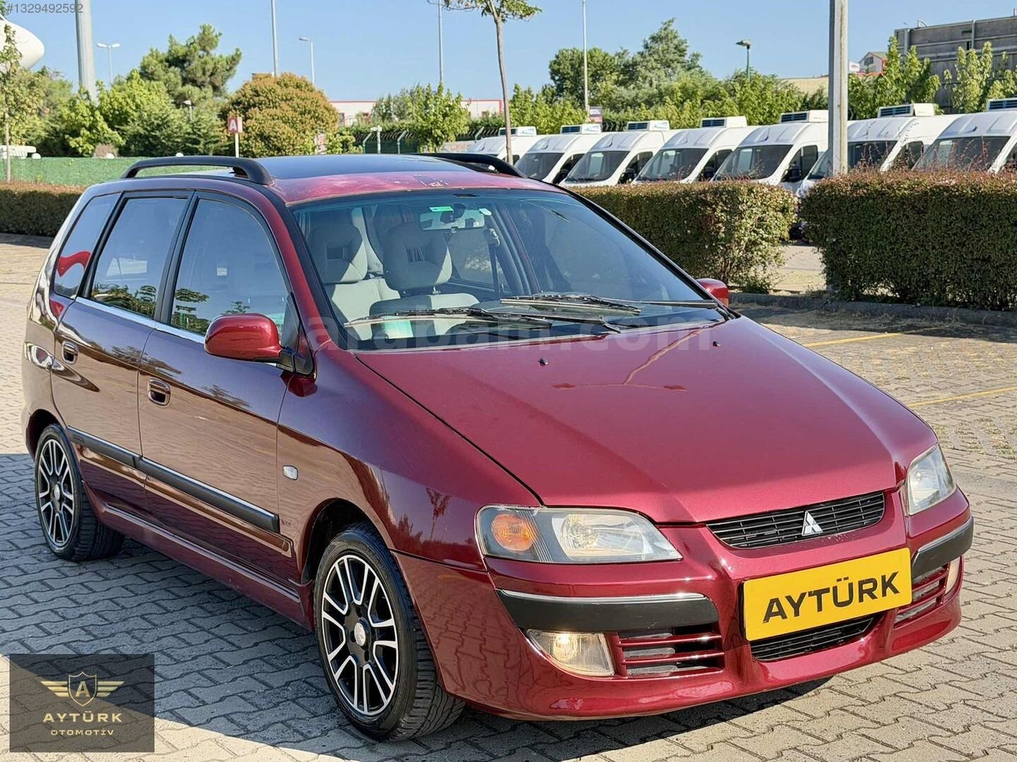 Galeriden Mitsubishi Space Star 1.6 2003 Model İstanbul 190.000 km Bordo 3