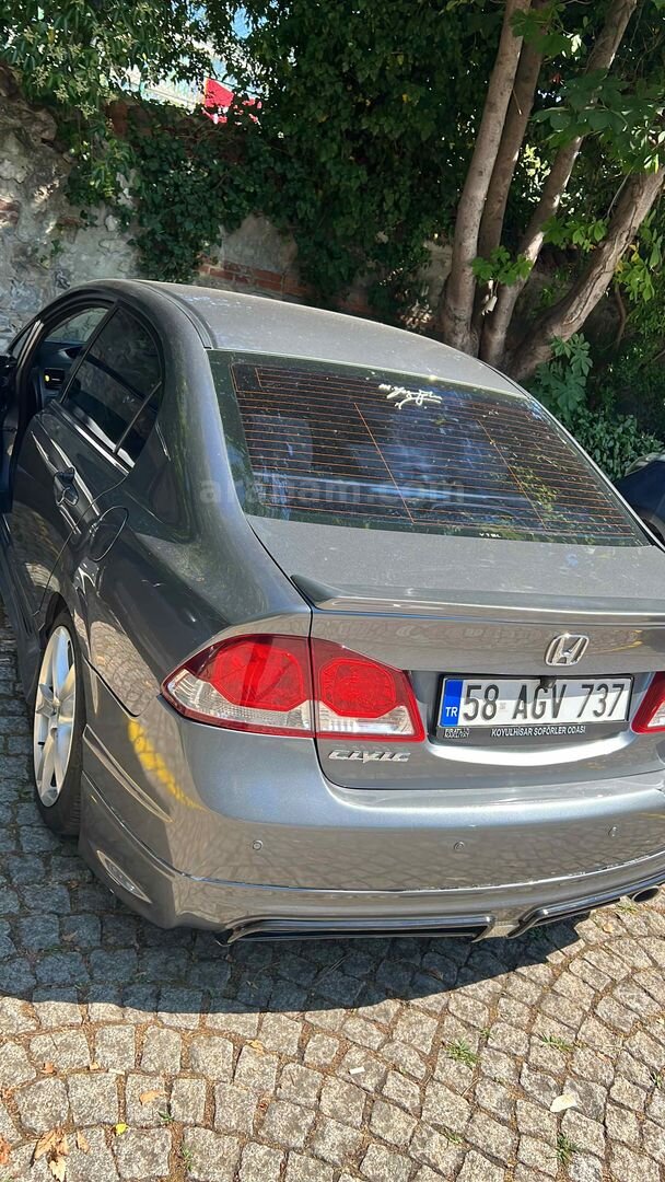 Sahibinden Honda Civic 1.6i VTEC Elegance 2011 Model İstanbul 185.000 km Füme 7