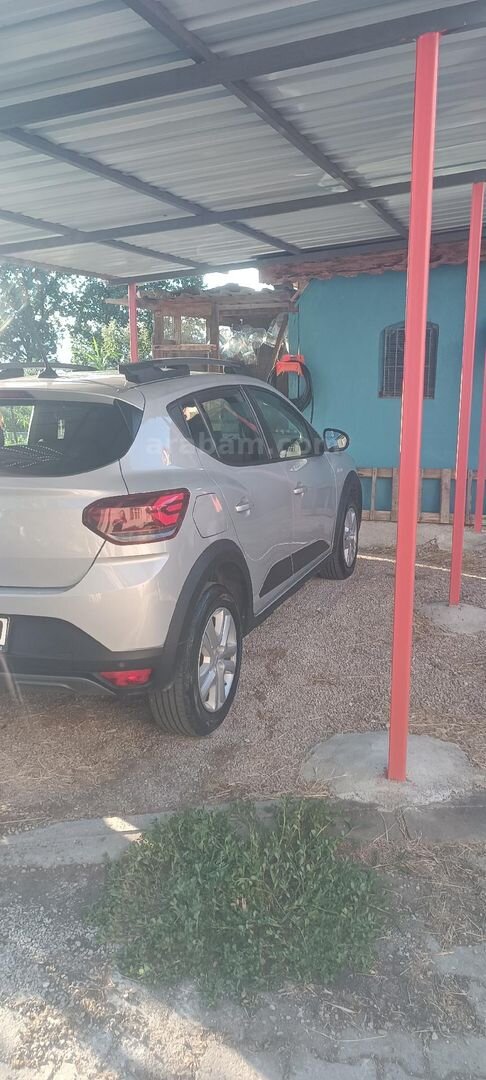 Sahibinden Dacia Sandero 1.0 TCe Extreme 2023 Model Kocaeli 23.250 km Gri (Gümüş) 6