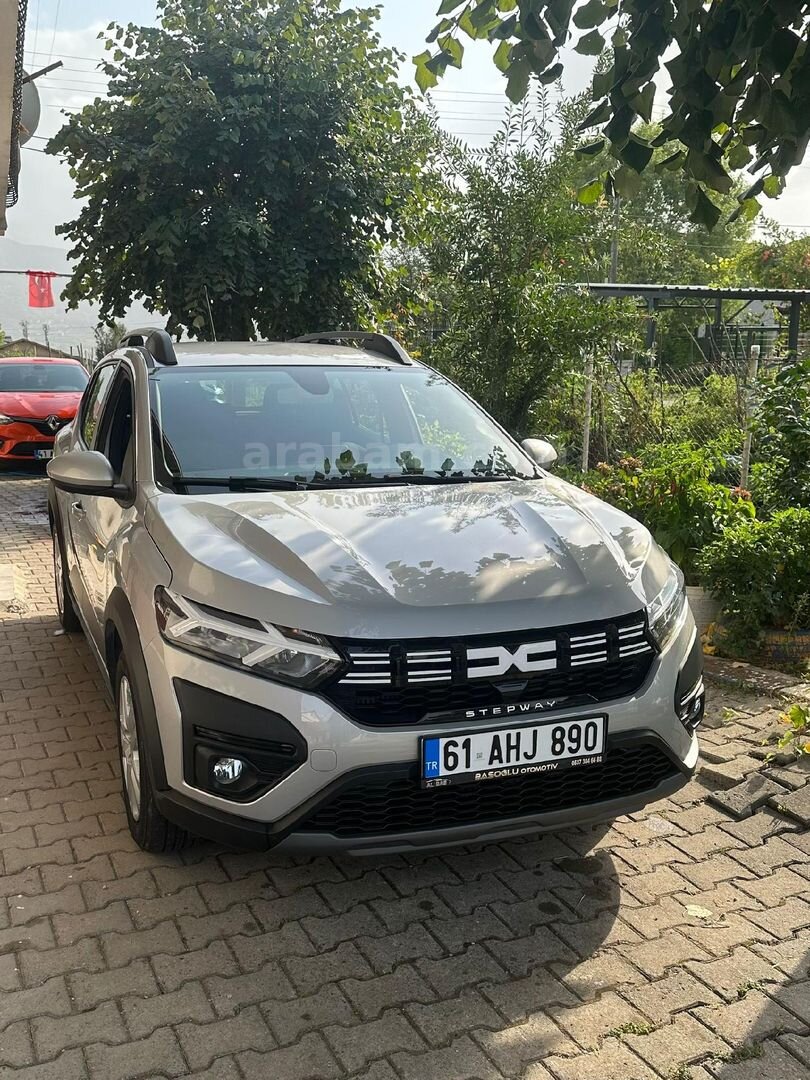 Sahibinden Dacia Sandero 1.0 TCe Extreme 2023 Model Kocaeli 23.250 km Gri (Gümüş) 3