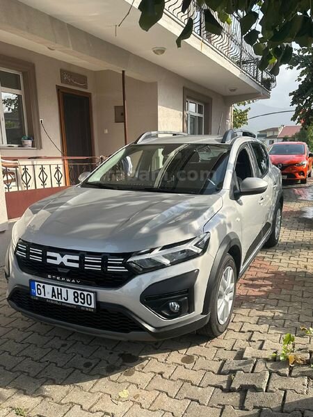 Sahibinden Dacia Sandero 1.0 TCe Extreme 2023 Model Kocaeli 23.250 km Gri (Gümüş)