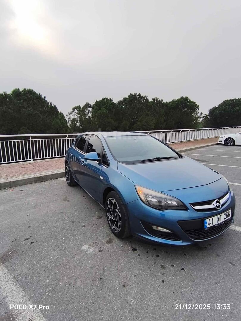 Sahibinden Opel Astra 1.3 CDTI Edition 2013 Model İstanbul 91.200 km Mavi (metalik) 3