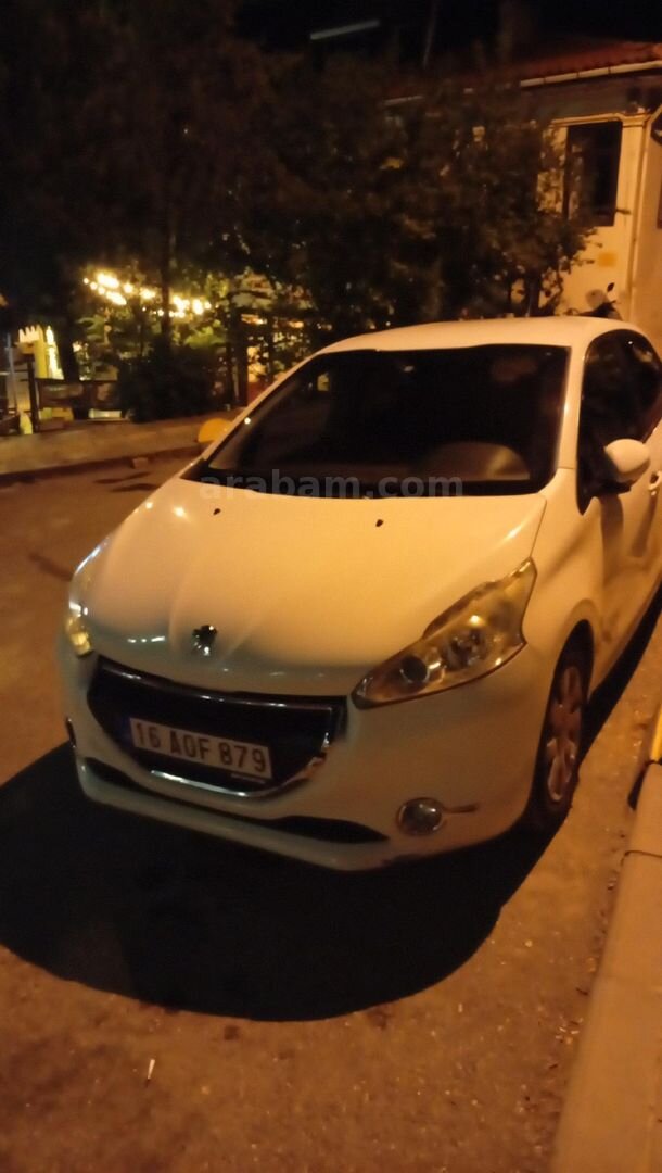 Sahibinden Peugeot 208 1.4 HDi Active 2014 Model İstanbul 180.000 km Beyaz 4