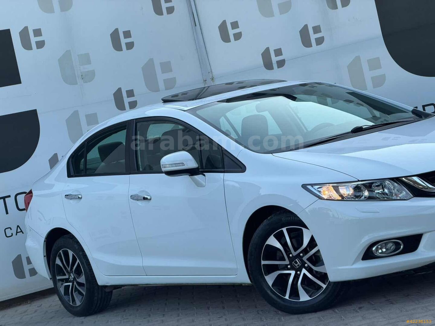 Galeriden Honda Civic 1.6i VTEC Elegance 2015 Model İzmir 33.500 km Beyaz 4