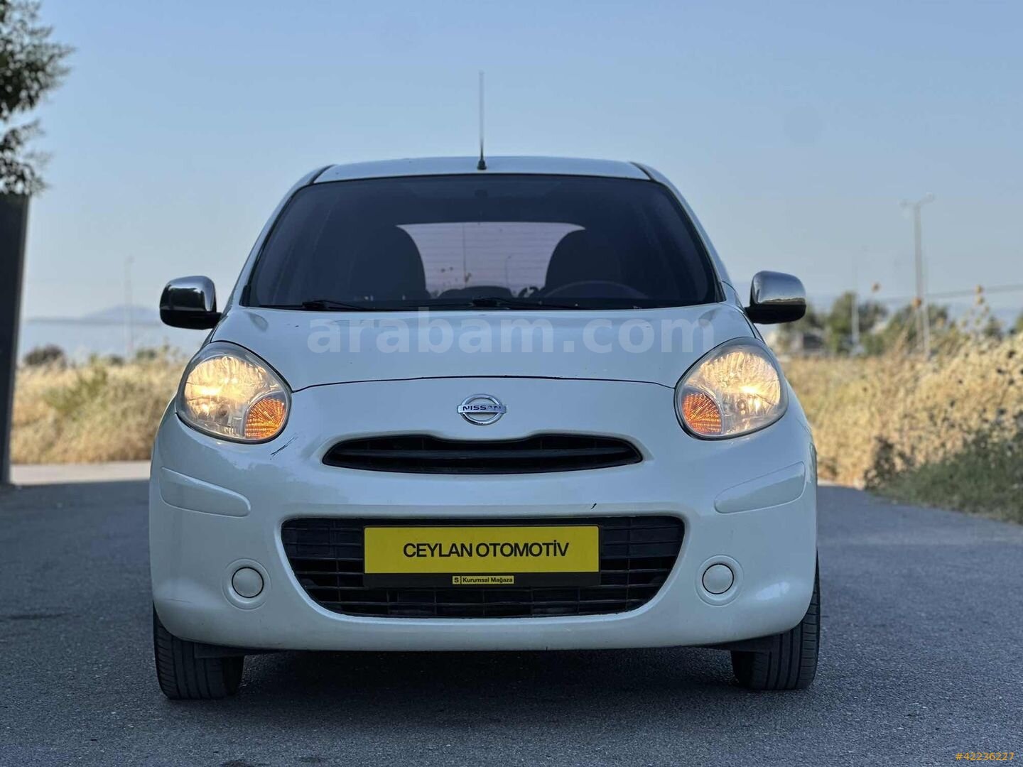 Galeriden Nissan Micra 1.2 Passion 2012 Model İzmir 223.000 km Beyaz 2
