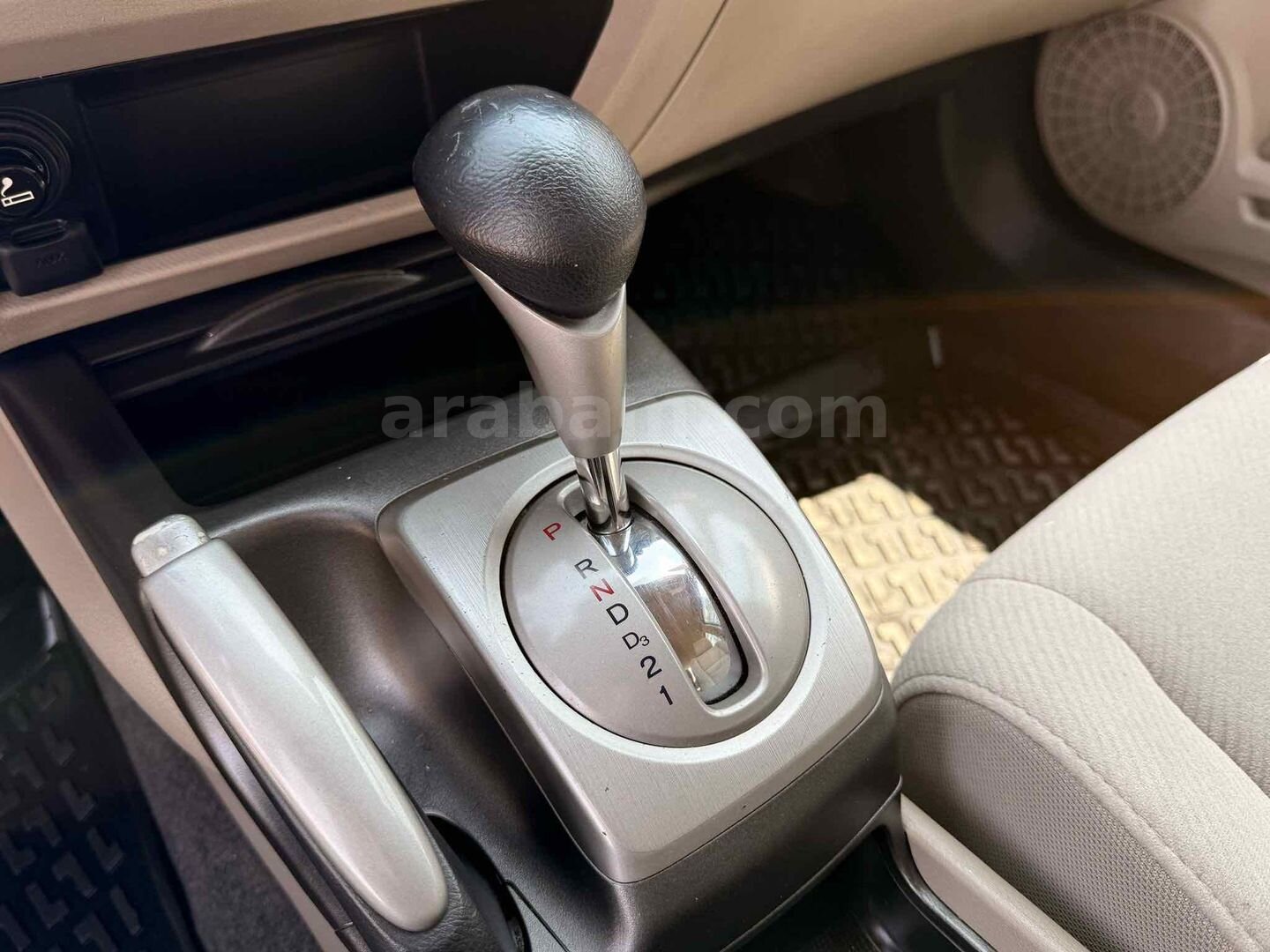 Sahibinden Honda Civic 1.6i VTEC Dream 2010 Model Ankara 295.000 km Füme 4