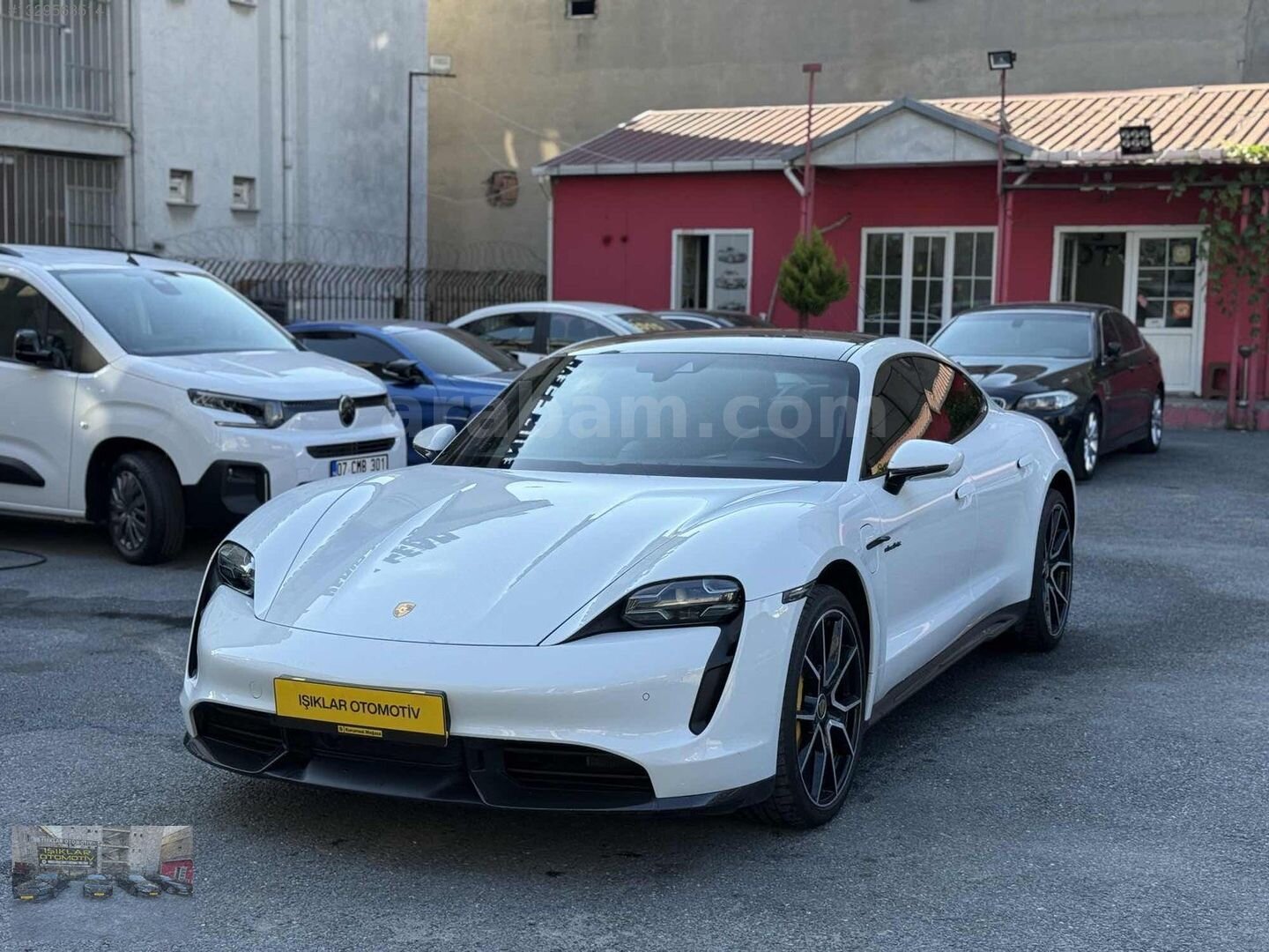 Galeriden Porsche Taycan Elektrik Turbo S 2020 Model İstanbul 61.500 km Beyaz 3