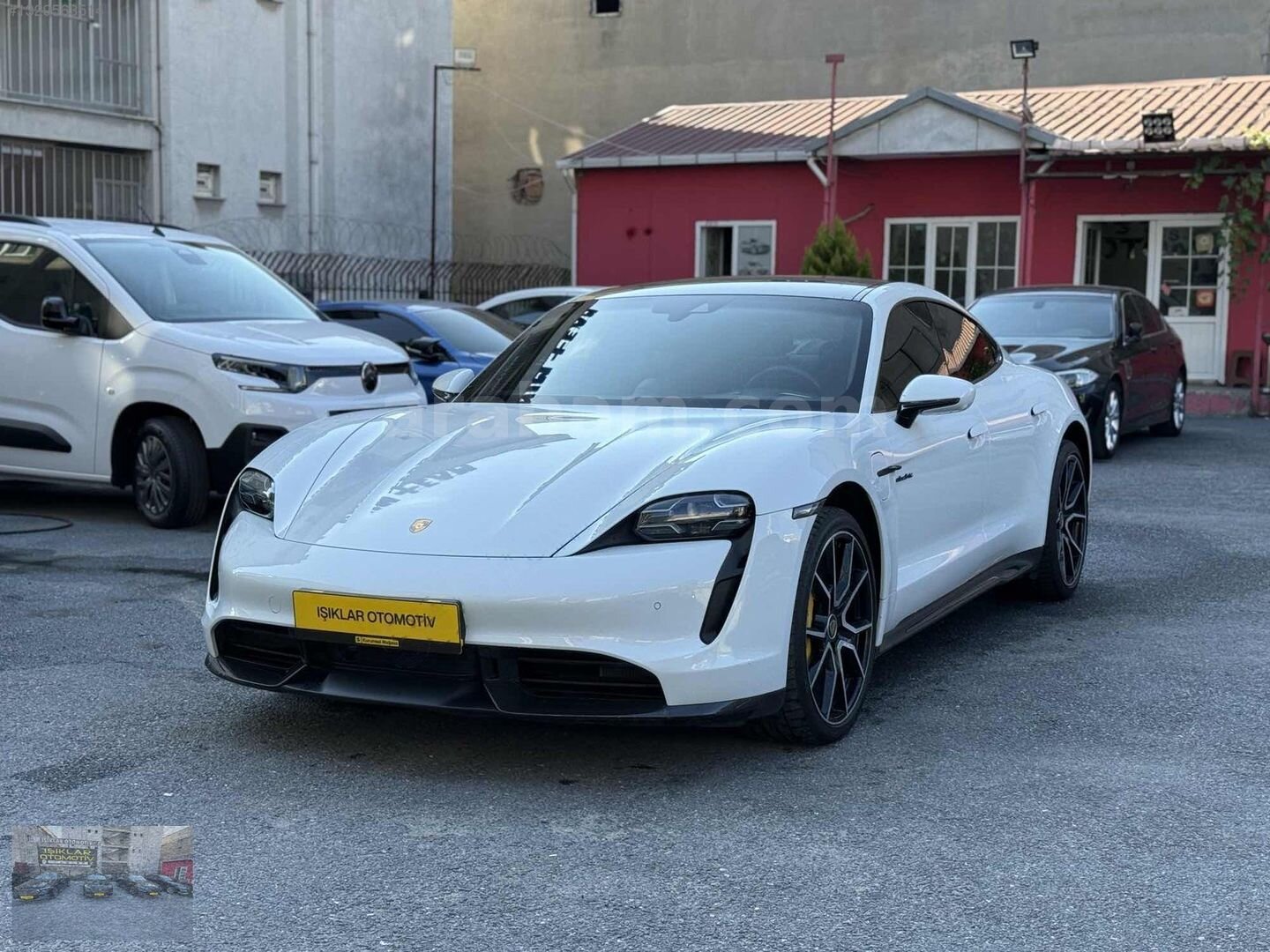 Galeriden Porsche Taycan Elektrik Turbo S 2020 Model İstanbul 61.500 km Beyaz 6