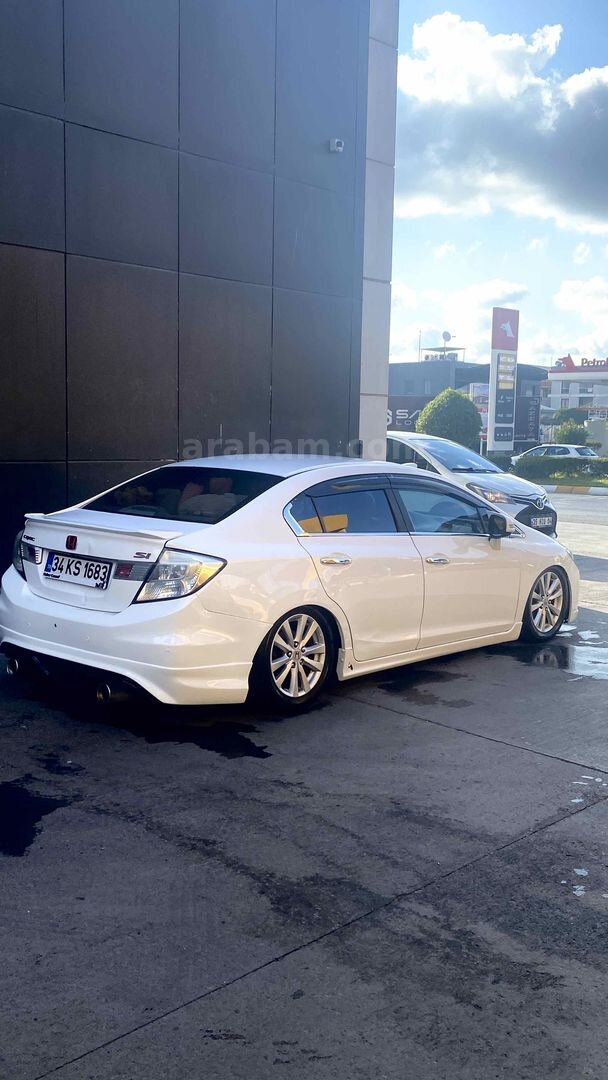 Sahibinden Honda Civic 1.6 Dream 2013 Model İstanbul 232.000 km Beyaz 3