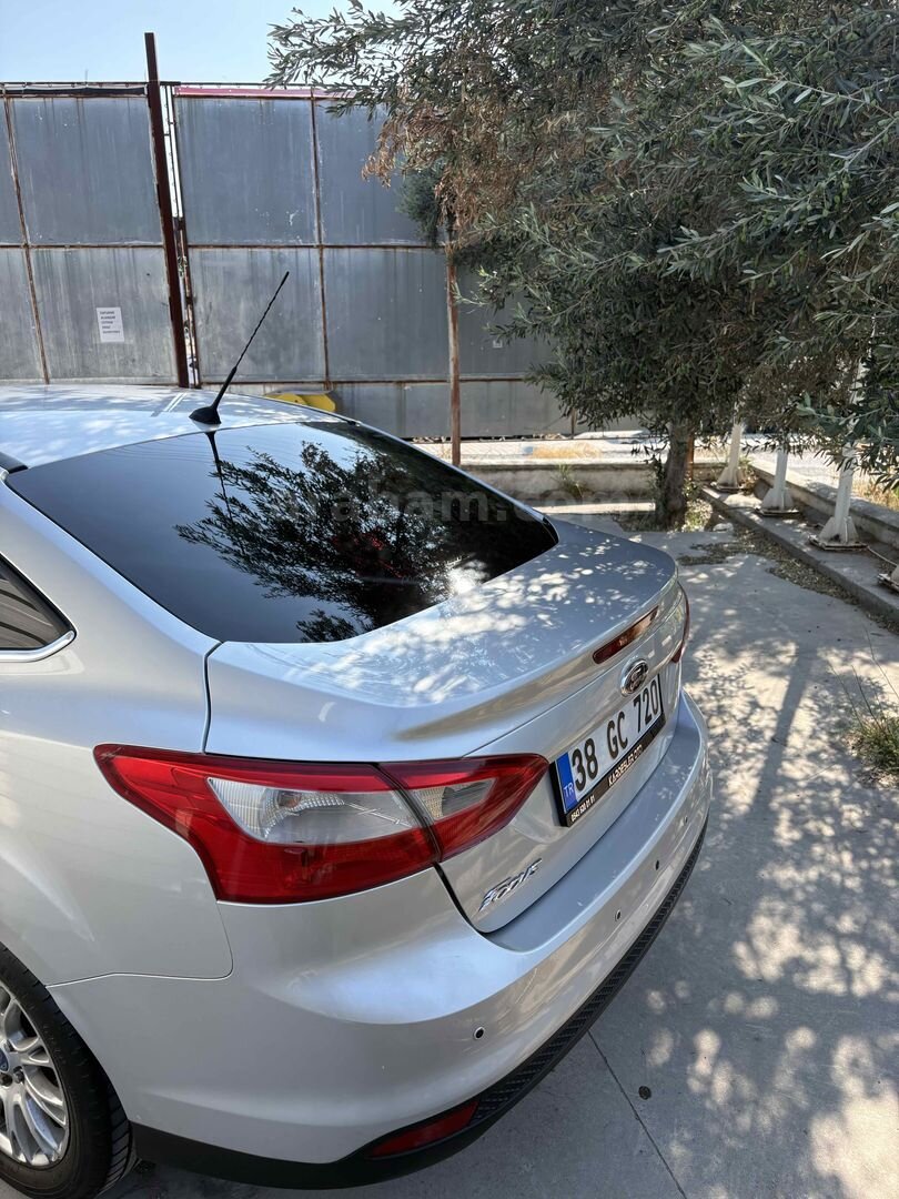 Sahibinden Ford Focus 1.6 Ti-VCT Titanium 2014 Model Balıkesir 191.934 km Gri 2