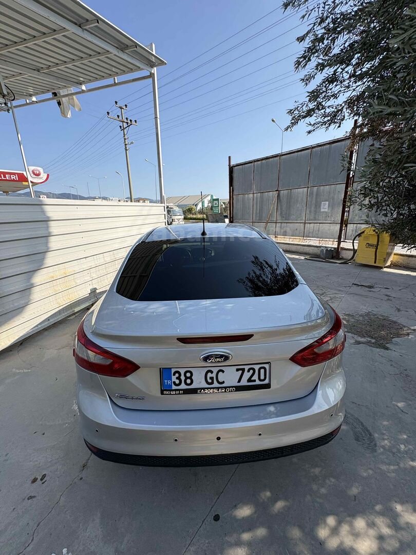 Sahibinden Ford Focus 1.6 Ti-VCT Titanium 2014 Model Balıkesir 191.934 km Gri 3