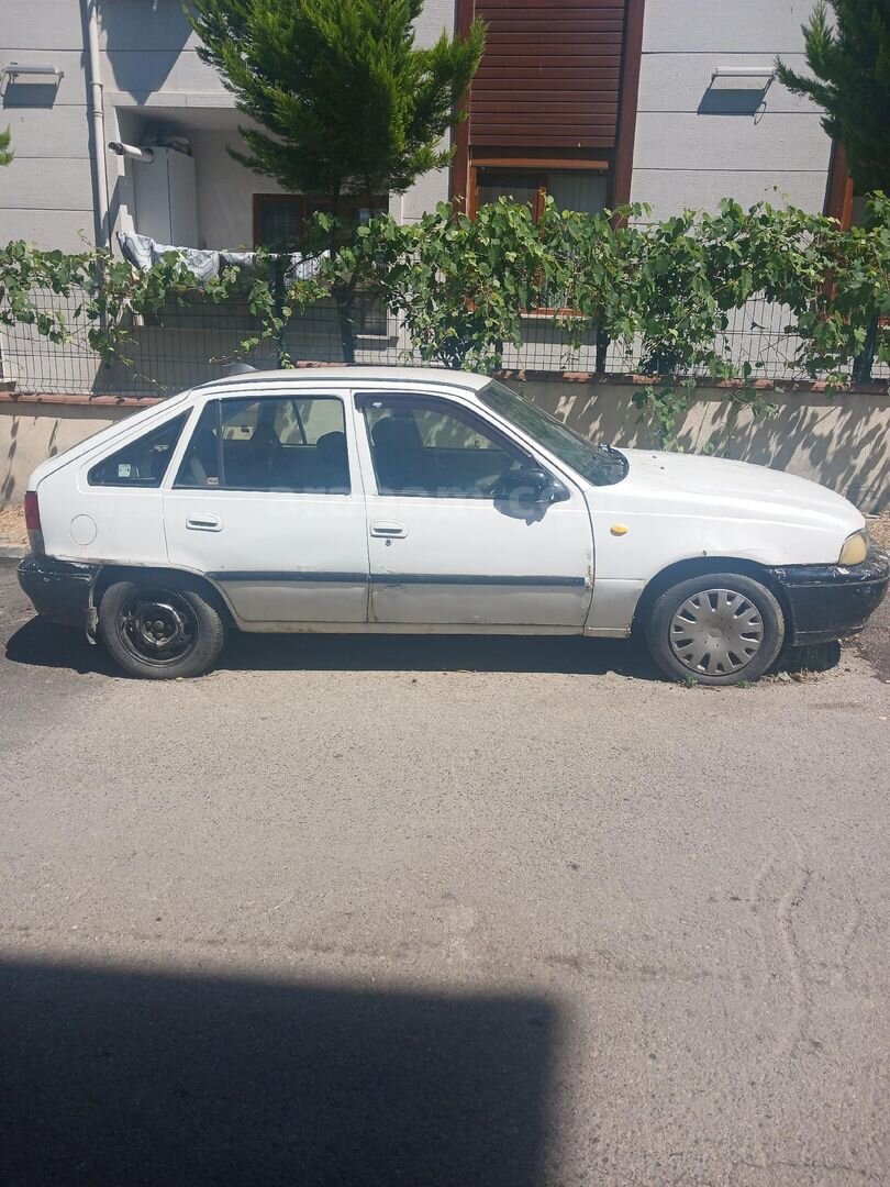 Sahibinden Daewoo Nexia 1.5 GL 1996 Model İstanbul 230.000 km Beyaz 3