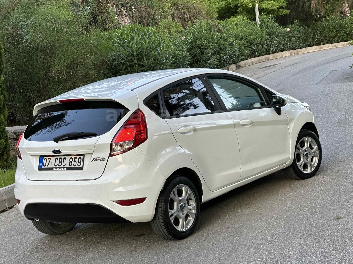 Sahibinden Ford Fiesta 1.5 TDCi Trend X 2014 Model Antalya 250.000 km Beyaz 7