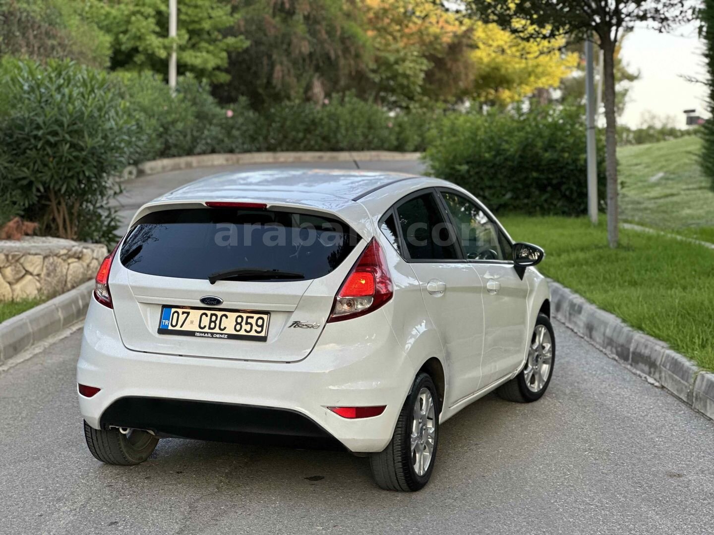 Sahibinden Ford Fiesta 1.5 TDCi Trend X 2014 Model Antalya 250.000 km Beyaz 5