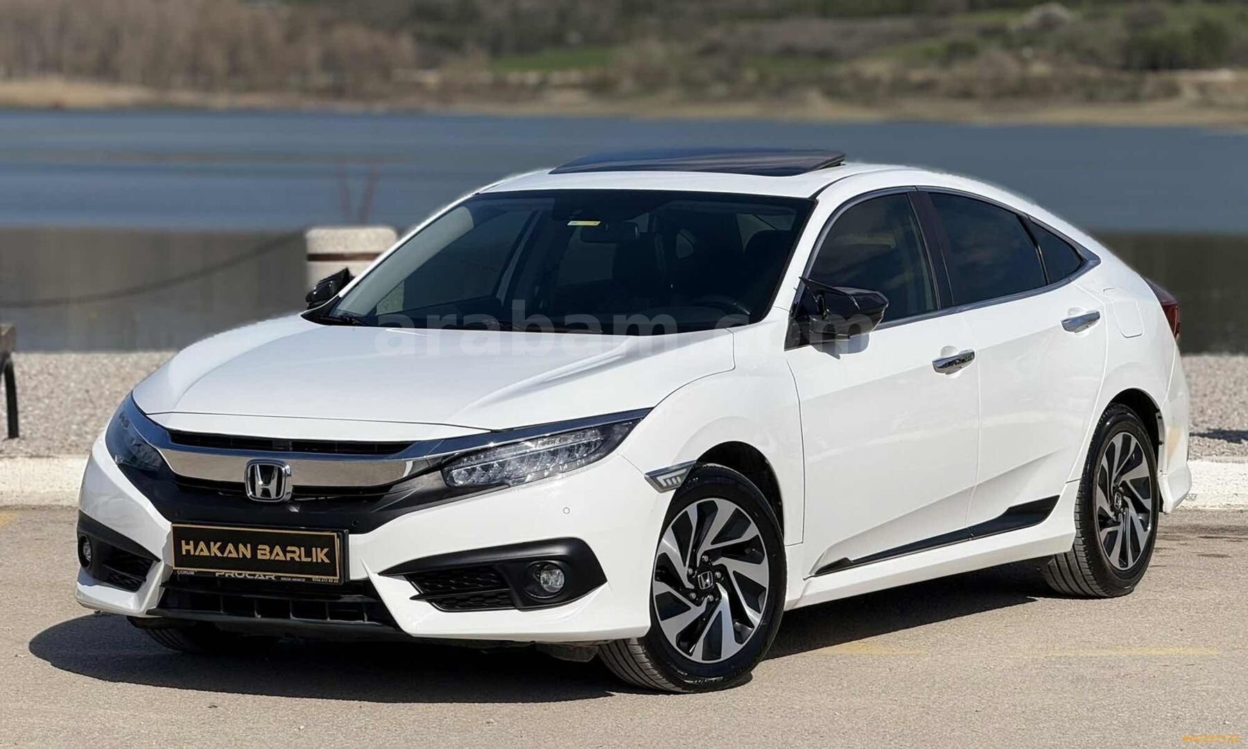 Galeriden Honda Civic 1.6i VTEC Eco Executive 2018 Model Çorum 197.000 km Beyaz 2
