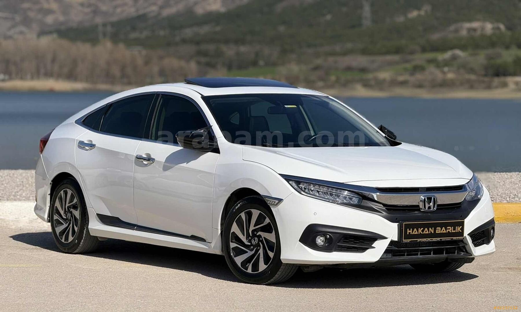 Galeriden Honda Civic 1.6i VTEC Eco Executive 2018 Model Çorum 197.000 km Beyaz 3