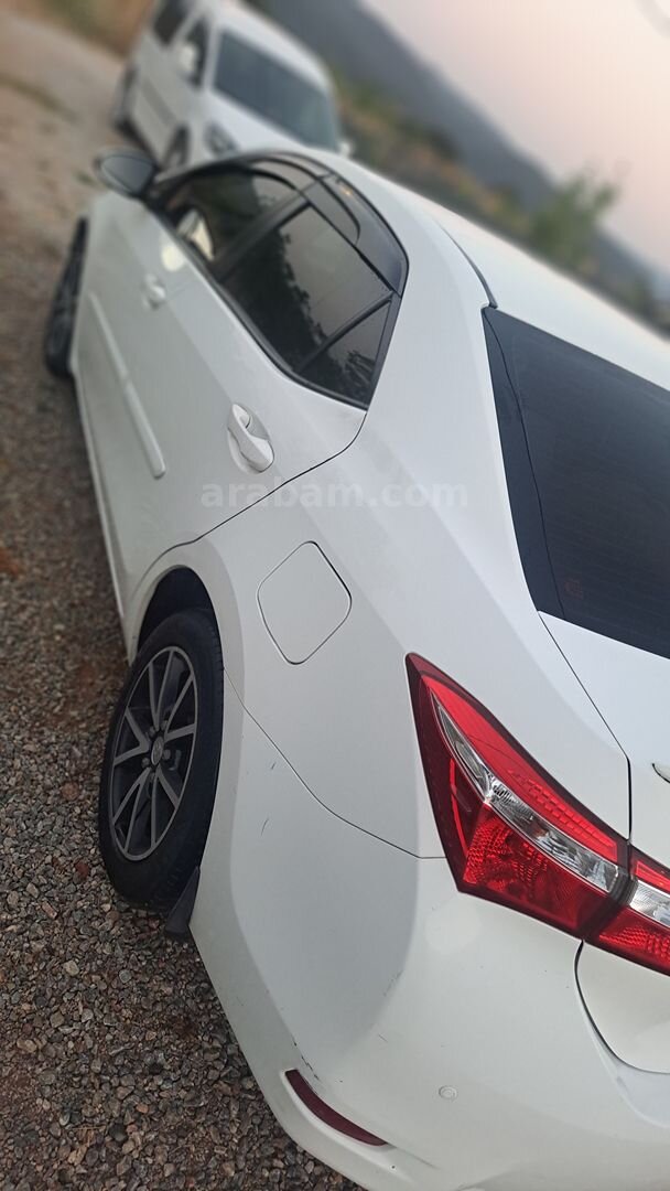 Sahibinden Toyota Corolla 1.33 Life 2018 Model Çanakkale 85.000 km Beyaz 3