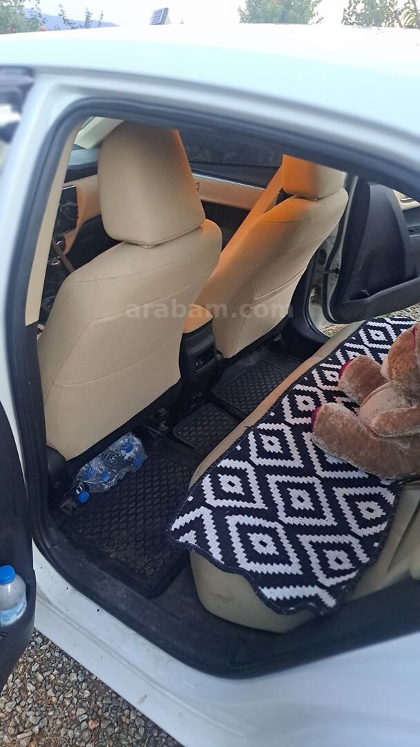 Sahibinden Toyota Corolla 1.33 Life 2018 Model Çanakkale 85.000 km Beyaz 6