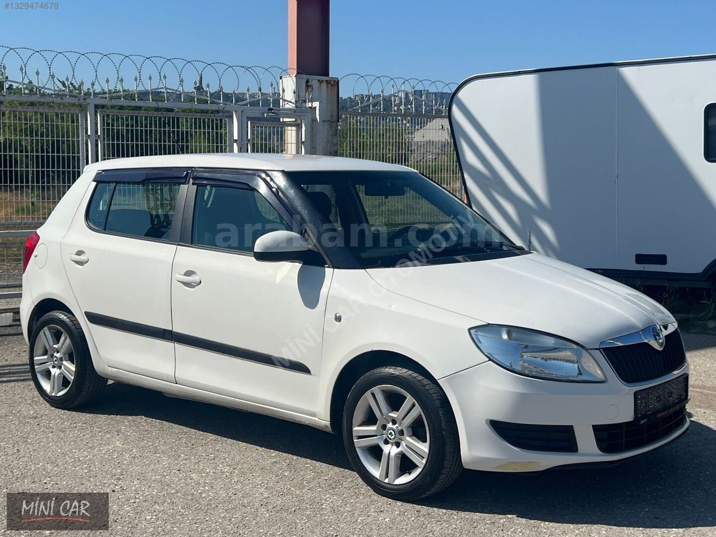 Galeriden Skoda Fabia 1.2 Ambiente 2011 Model Kocaeli 308.000 km Beyaz 1