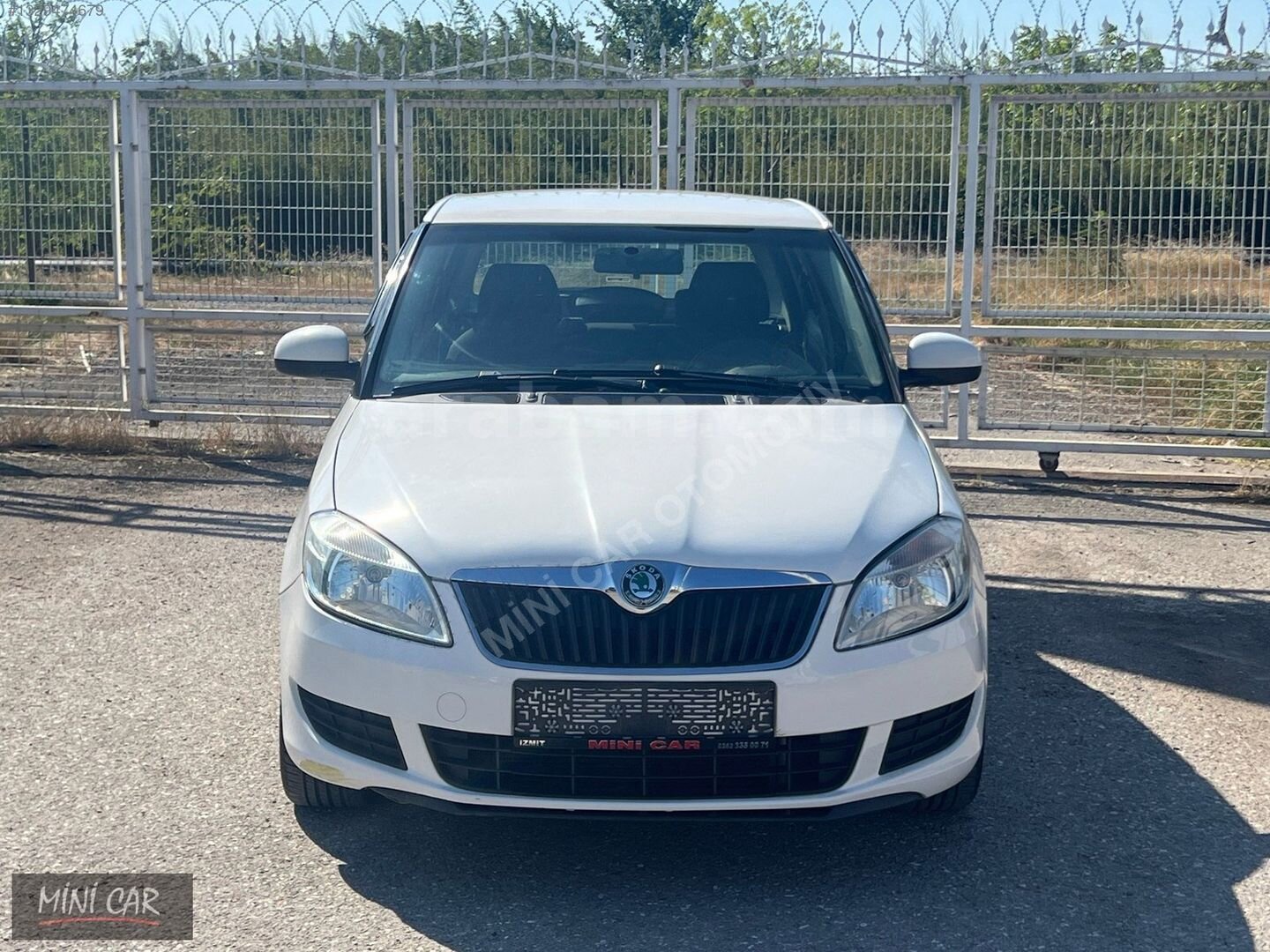 Galeriden Skoda Fabia 1.2 Ambiente 2011 Model Kocaeli 308.000 km Beyaz 2