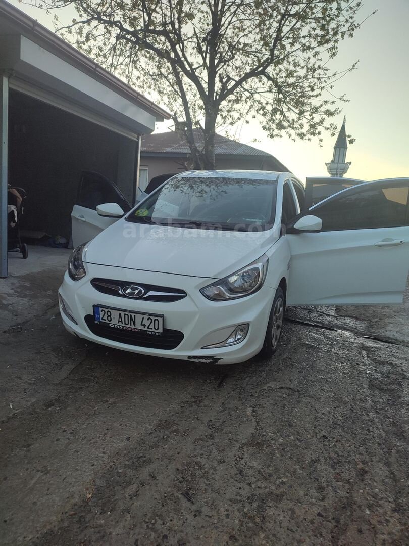 Sahibinden Hyundai Accent Blue 1.6 CRDI Biz 2012 Model Giresun 195.000 km Beyaz 7