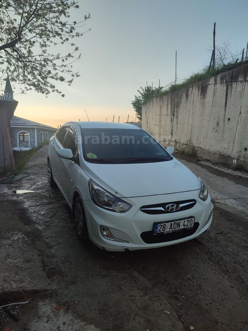 Sahibinden Hyundai Accent Blue 1.6 CRDI Biz 2012 Model Giresun 195.000 km Beyaz 6