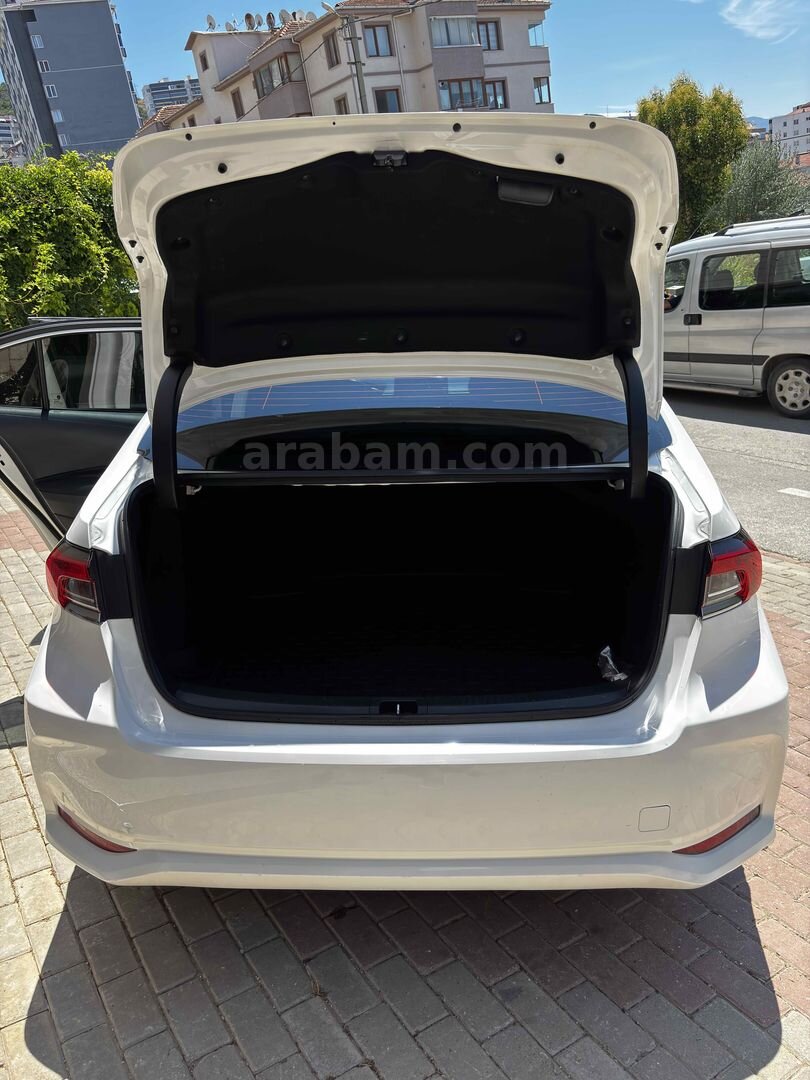 Sahibinden Toyota Corolla 1.8 Hybrid Dream 2021 Model Bursa 117.000 km Beyaz 5