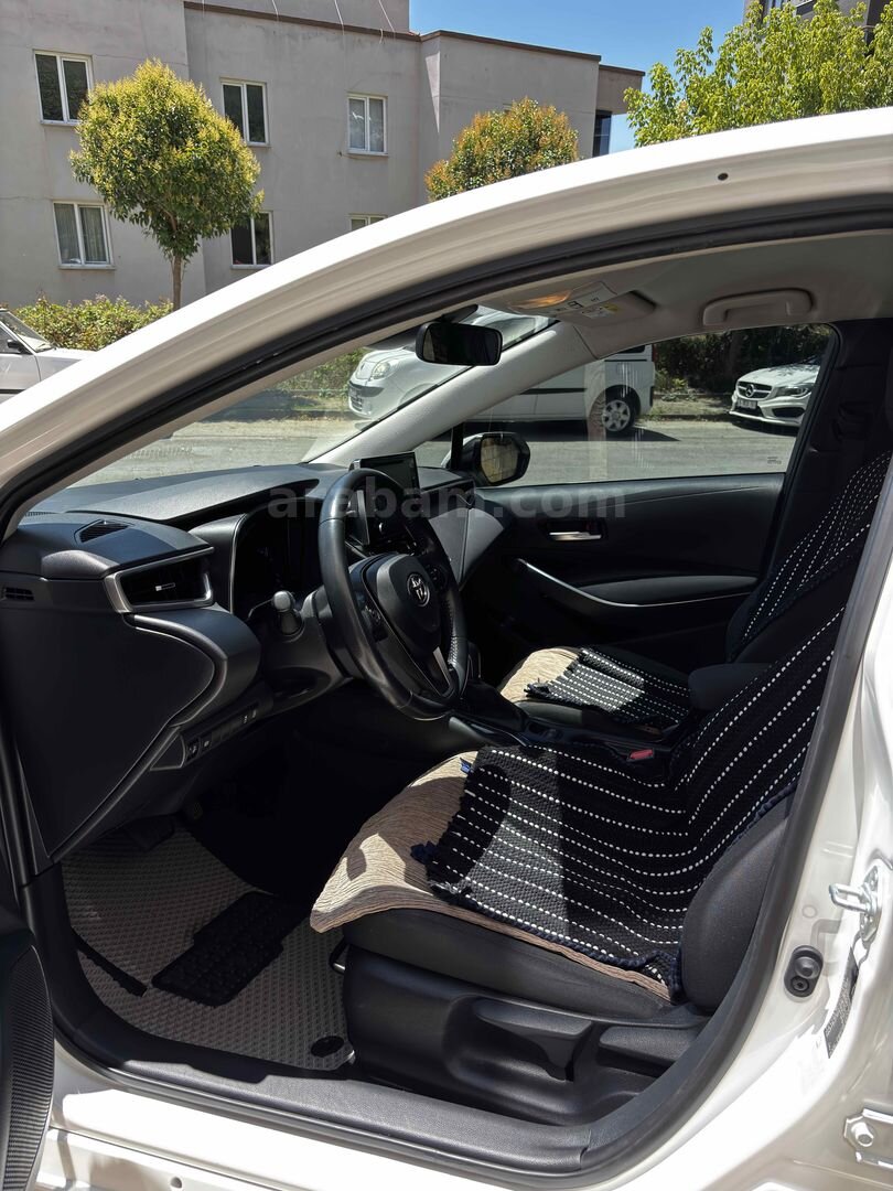 Sahibinden Toyota Corolla 1.8 Hybrid Dream 2021 Model Bursa 117.000 km Beyaz 7