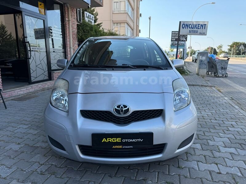 Galeriden Toyota Yaris 1.33 Terra Sporty 2011 Model Bursa 128.000 km Gri (Gümüş)
