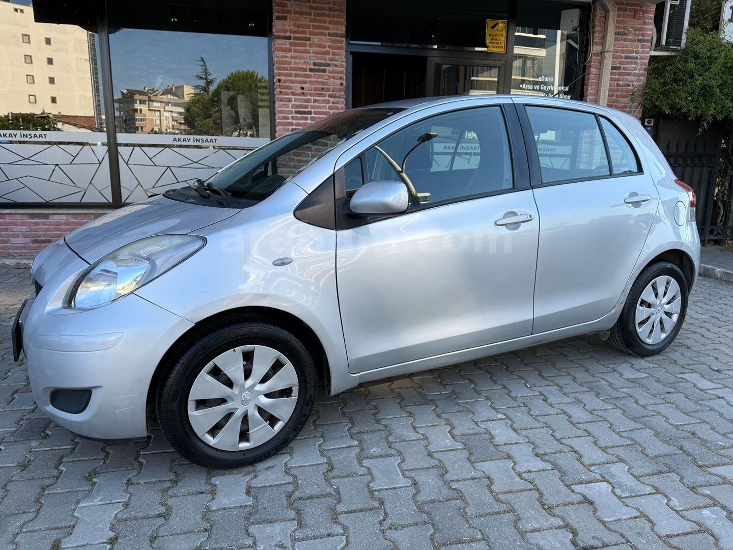 Galeriden Toyota Yaris 1.33 Terra Sporty 2011 Model Bursa 128.000 km Gri (Gümüş) 5