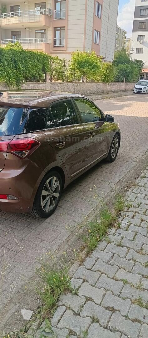 Sahibinden Hyundai i20 1.2 MPI Style 2014 Model Diyarbakır 166.000 km Kahverengi 4