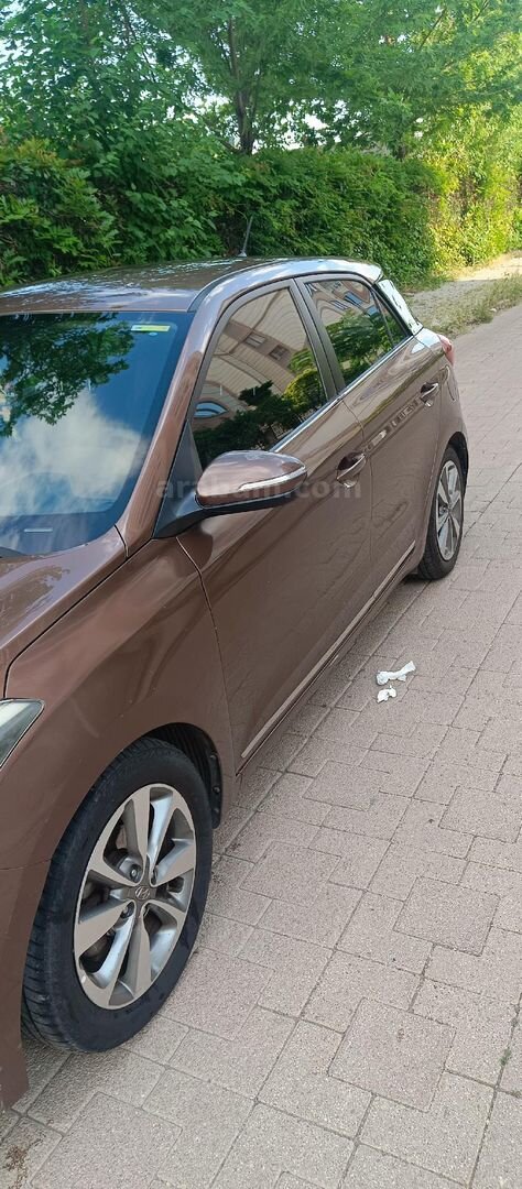 Sahibinden Hyundai i20 1.2 MPI Style 2014 Model Diyarbakır 166.000 km Kahverengi 2