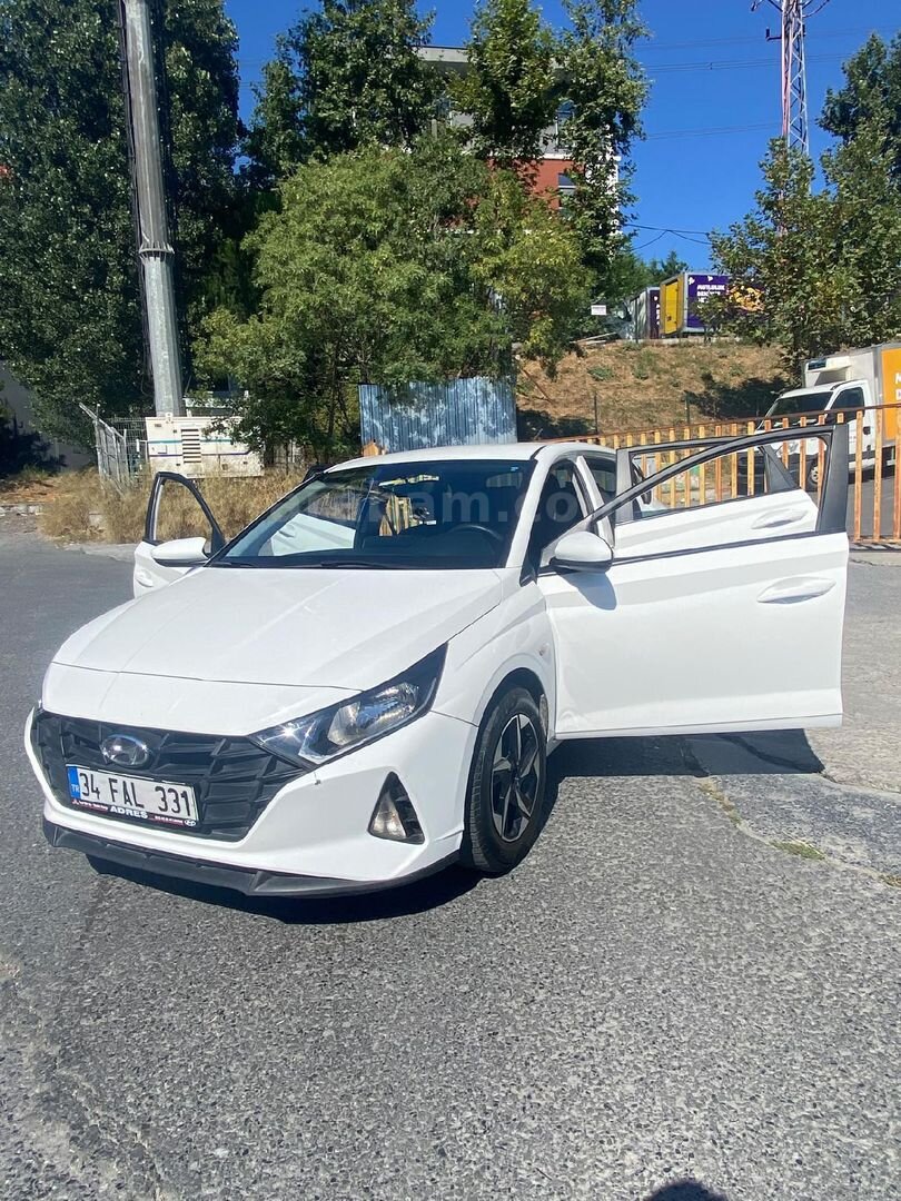 Sahibinden Hyundai i20 1.4 MPI Jump 2022 Model İstanbul 146.000 km Beyaz 4