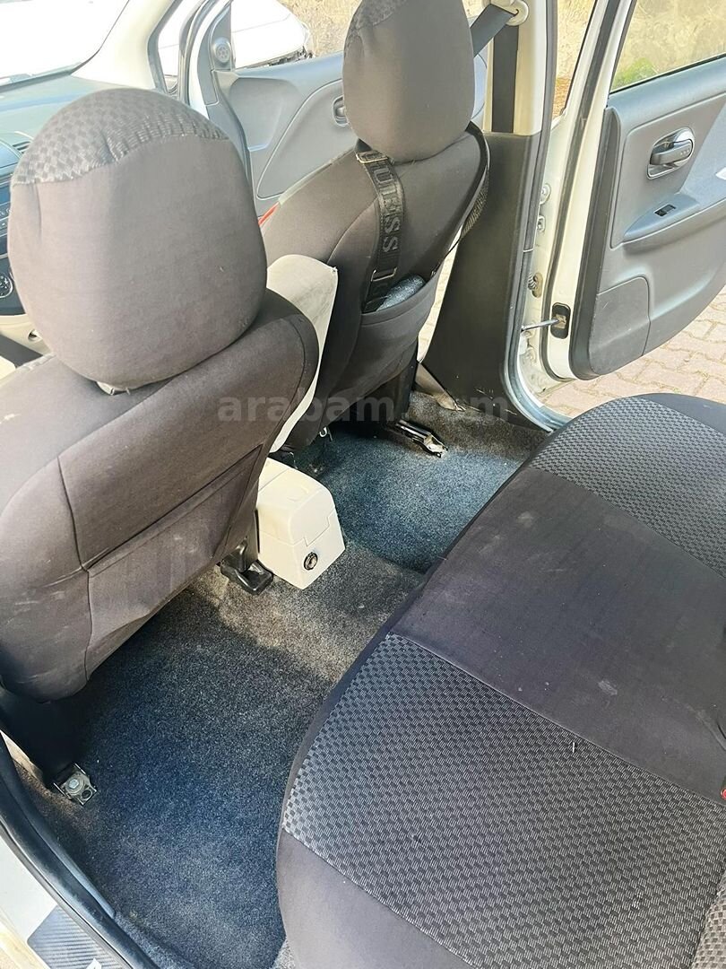 Sahibinden Nissan Note 1.5 dCi Tekna 2011 Model İstanbul 243.000 km Beyaz 7