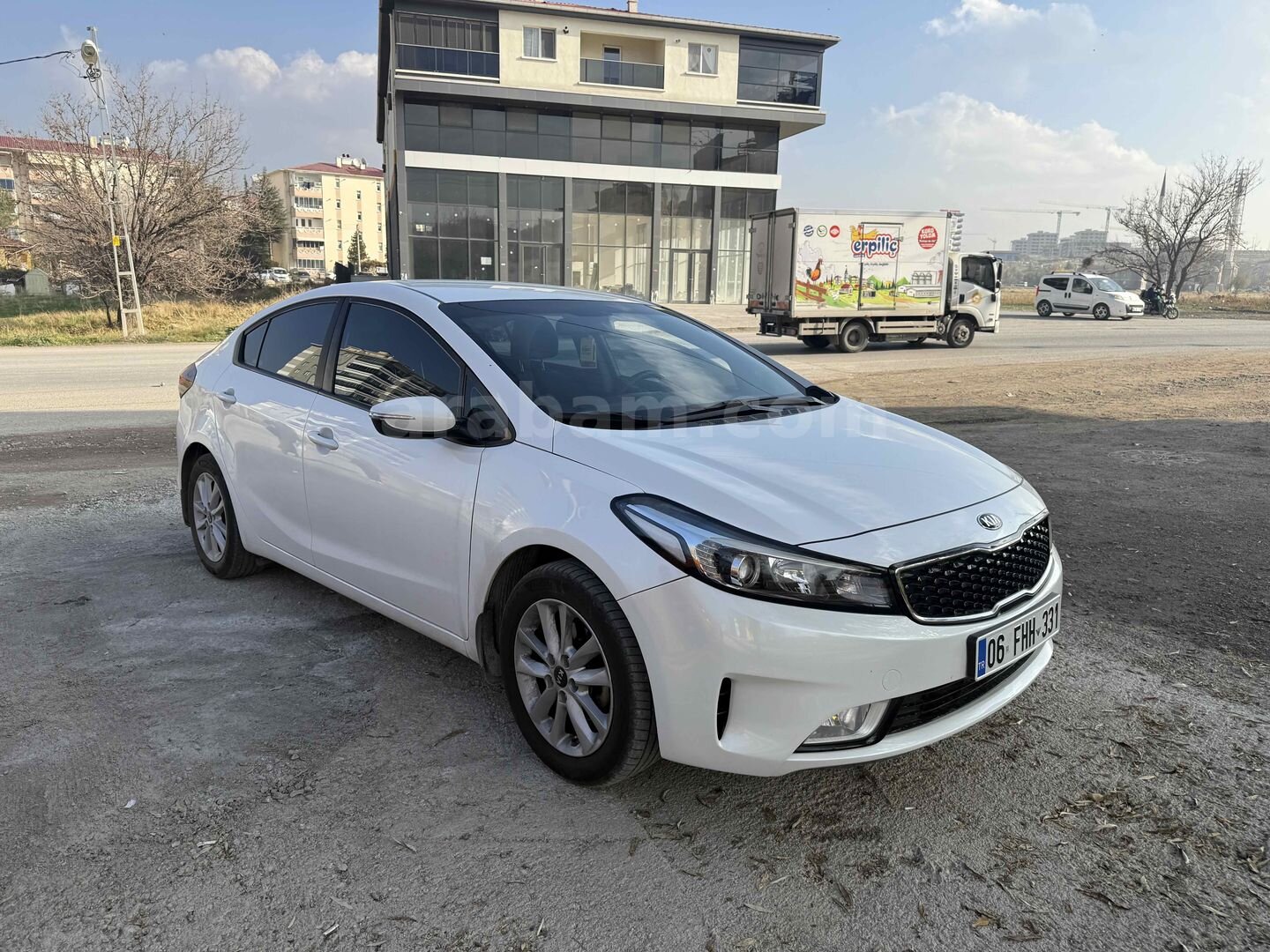 Sahibinden Kia Cerato 1.6 MPI Comfort 2017 Model Ankara 154.000 km Beyaz 7