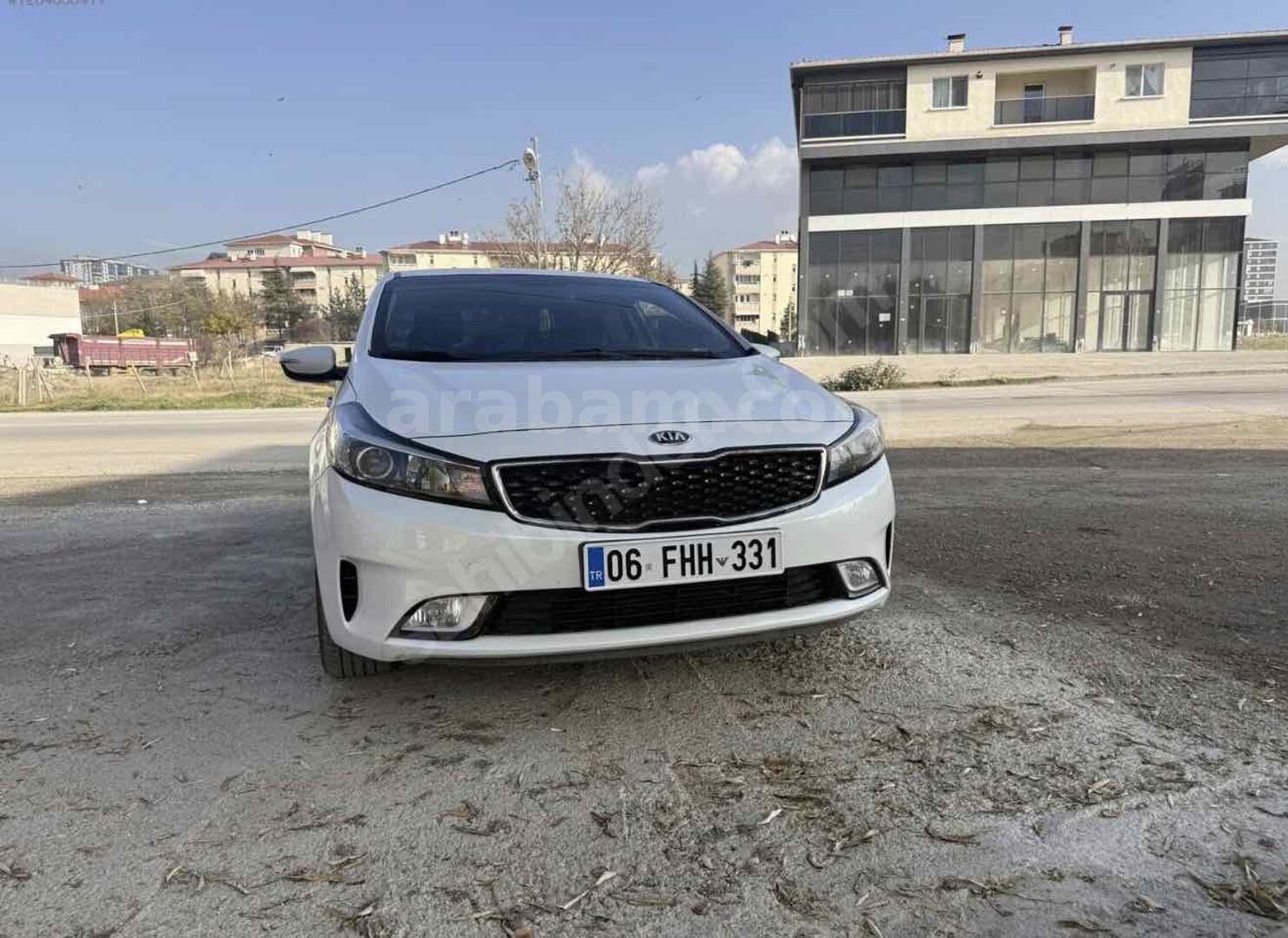 Sahibinden Kia Cerato 1.6 MPI Comfort 2017 Model Ankara 154.000 km Beyaz 3
