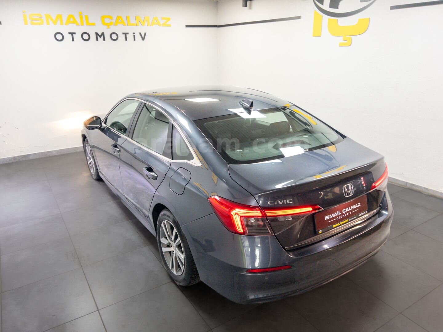 Galeriden Honda Civic 1.5 i-VTEC Eco Premium 2022 Model İzmir 71.215 km Gri 4