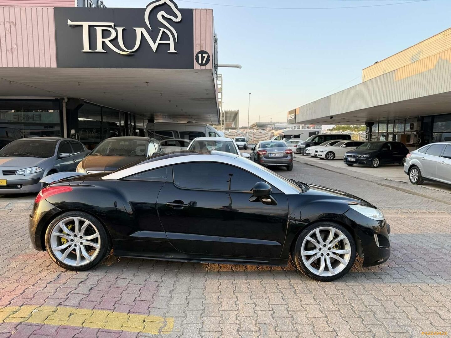 Galeriden Peugeot RCZ 1.6 THP Yearling 2011 Model Kocaeli 185.000 km Siyah 2