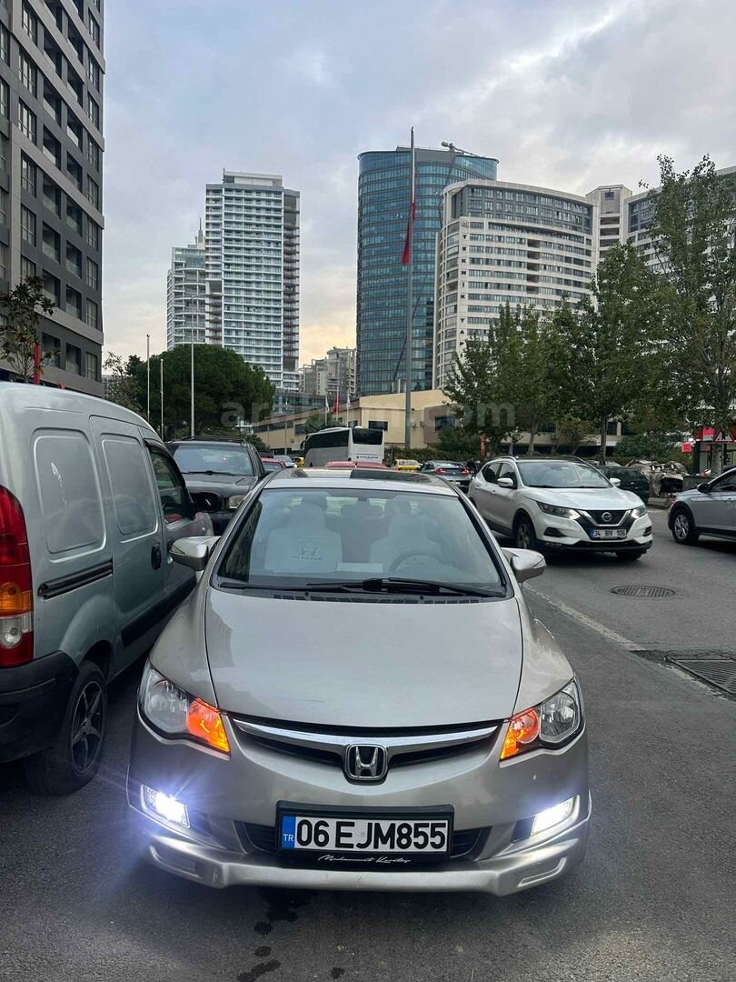 Sahibinden Honda Civic 1.6i VTEC Elegance 2007 Model Hatay 268.000 km Bej 2