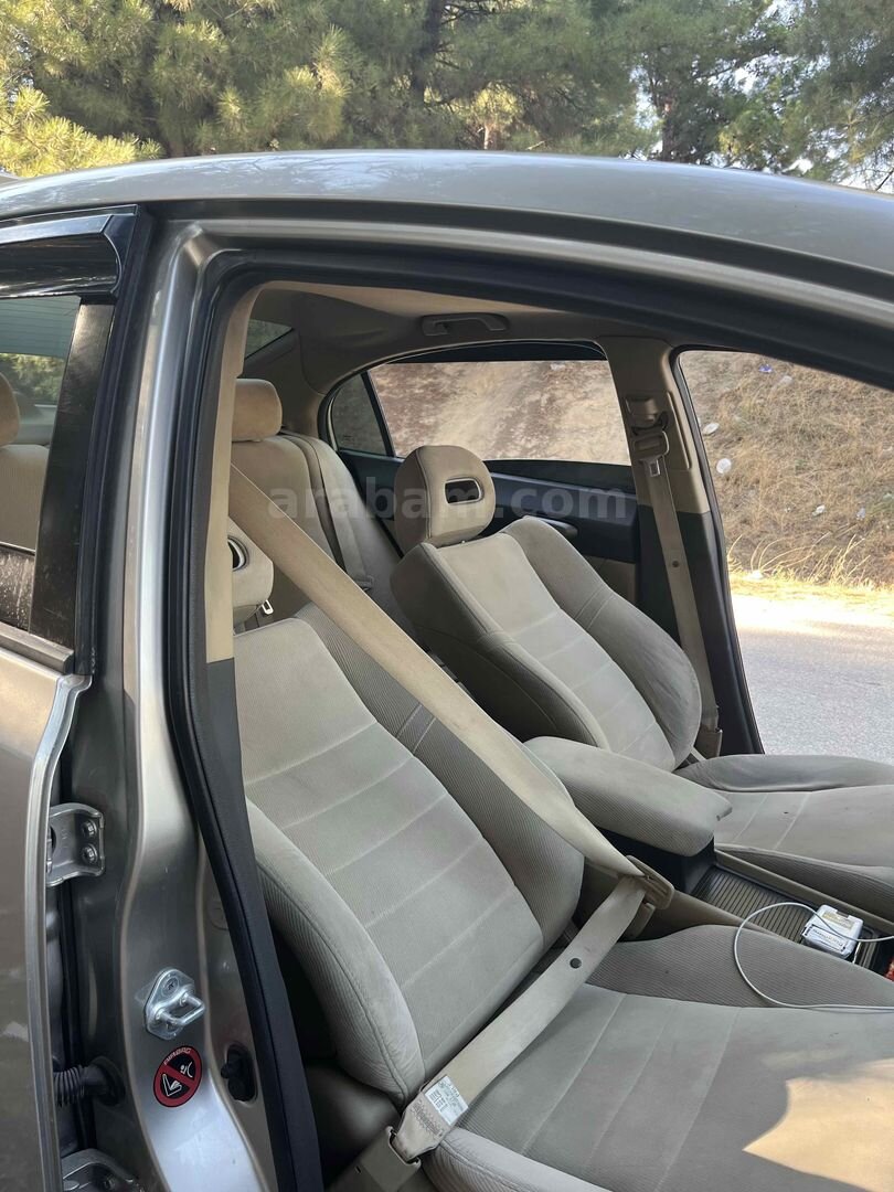 Sahibinden Honda Civic 1.6i VTEC Elegance 2007 Model Hatay 268.000 km Bej 4