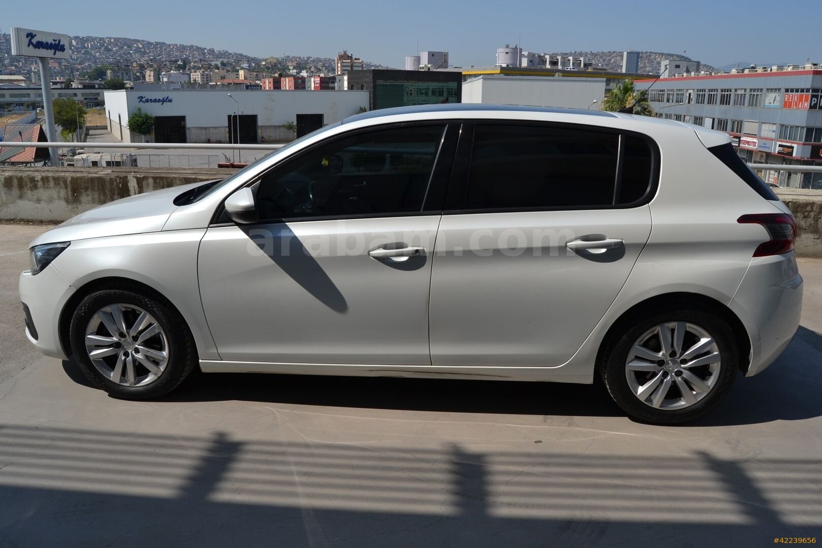 Galeriden Peugeot 308 1.2 PureTech Style Tech 2020 Model İzmir 88.000 km Beyaz 6