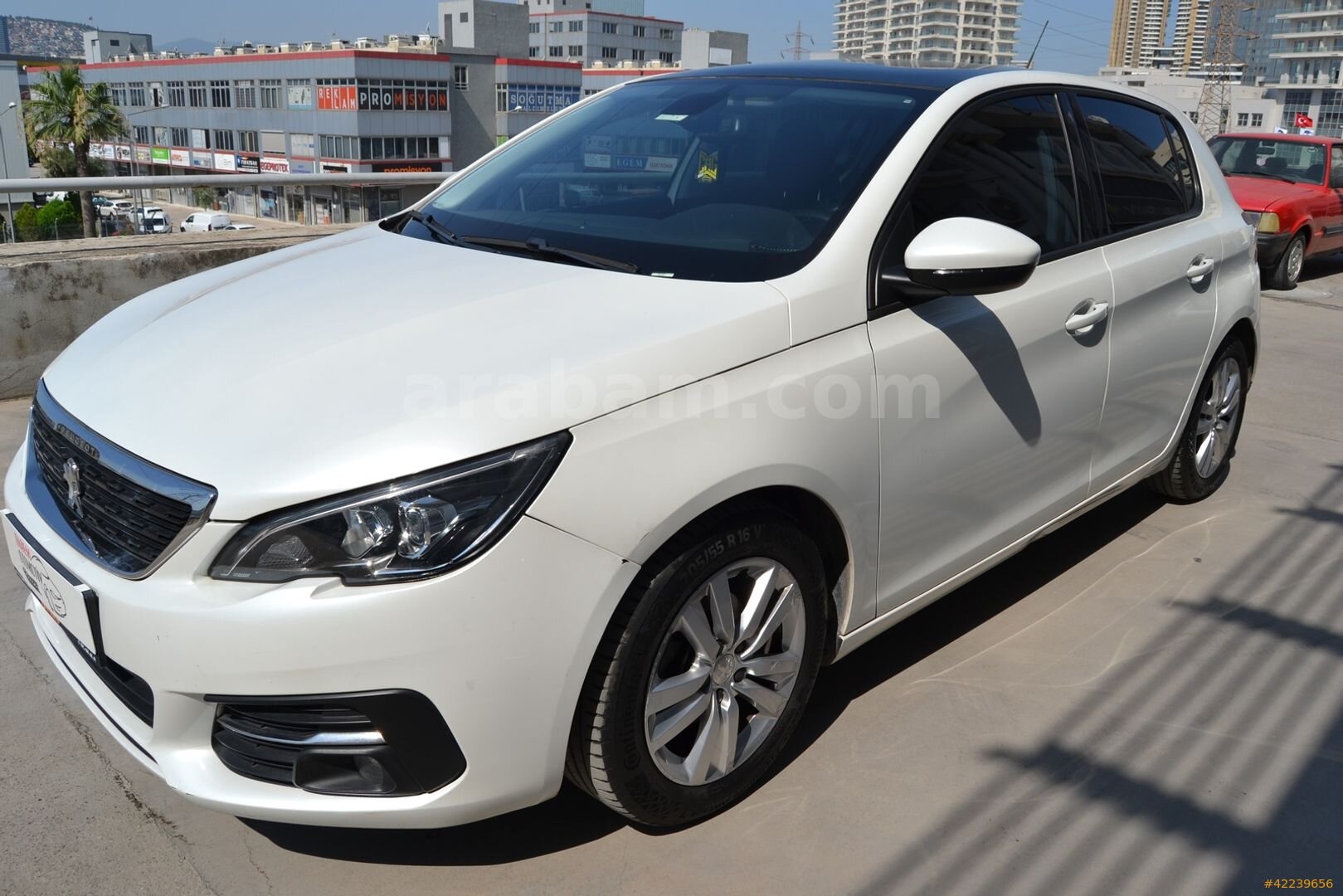 Galeriden Peugeot 308 1.2 PureTech Style Tech 2020 Model İzmir 88.000 km Beyaz 7