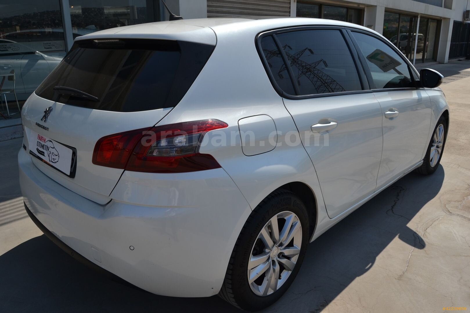 Galeriden Peugeot 308 1.2 PureTech Style Tech 2020 Model İzmir 88.000 km Beyaz 3
