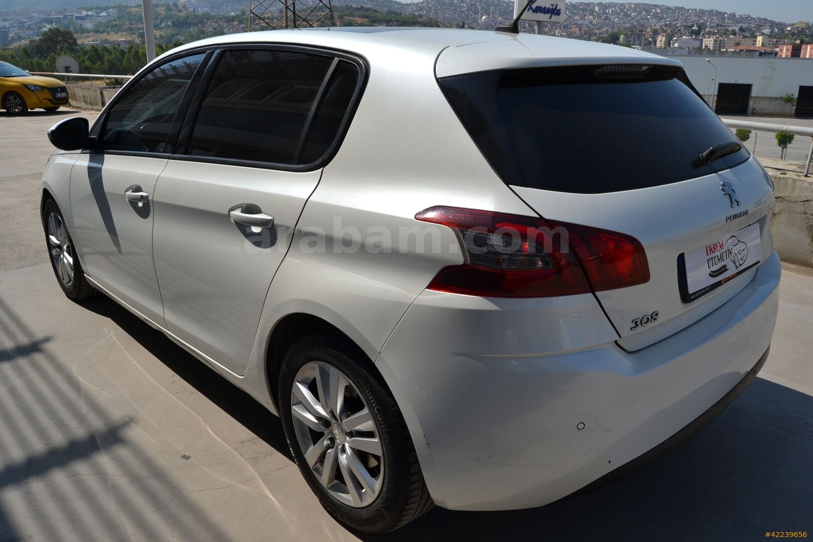 Galeriden Peugeot 308 1.2 PureTech Style Tech 2020 Model İzmir 88.000 km Beyaz 5