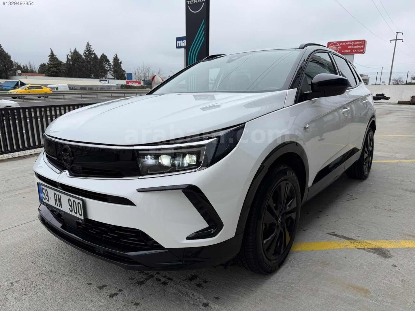 Galeriden Opel Grandland 1.2 T GS 2024 Model Tekirdağ 28.000 km Beyaz 3