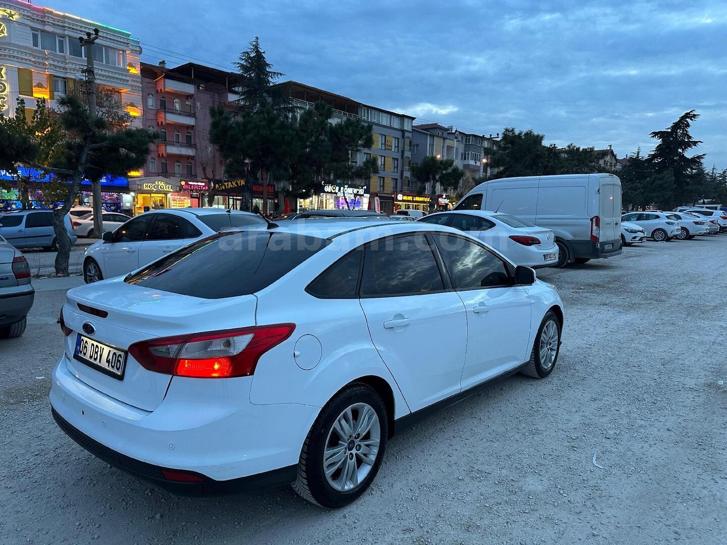 Sahibinden Ford Focus 1.6 TDCi Style 2014 Model Isparta 264.700 km Beyaz 4