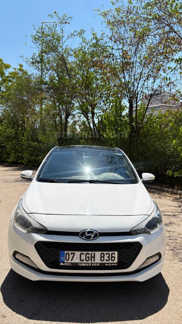 Sahibinden Hyundai i20 1.4 MPI Style 2017 Model Antalya 163.000 km Beyaz 1